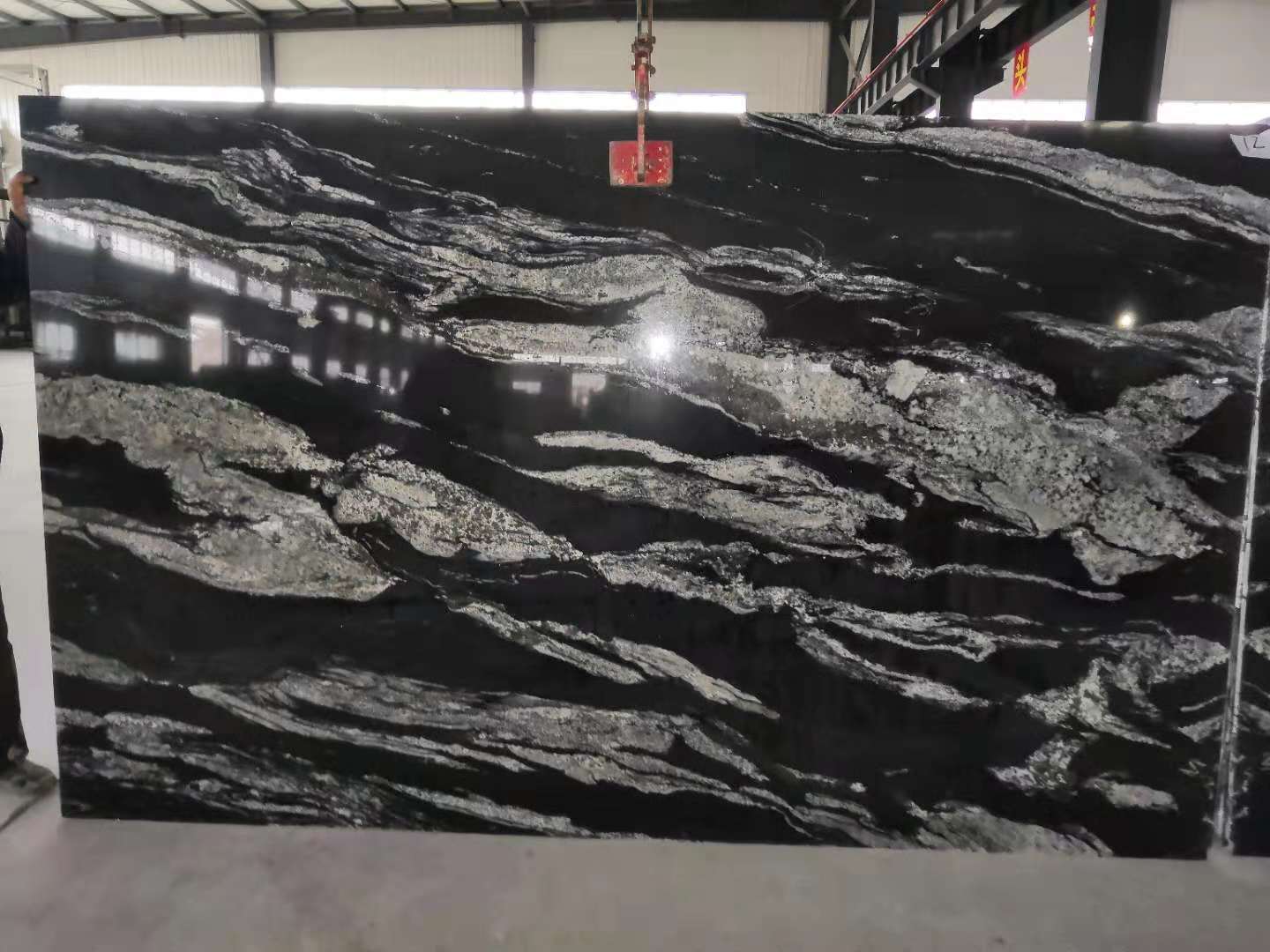 Black whtie big slabs